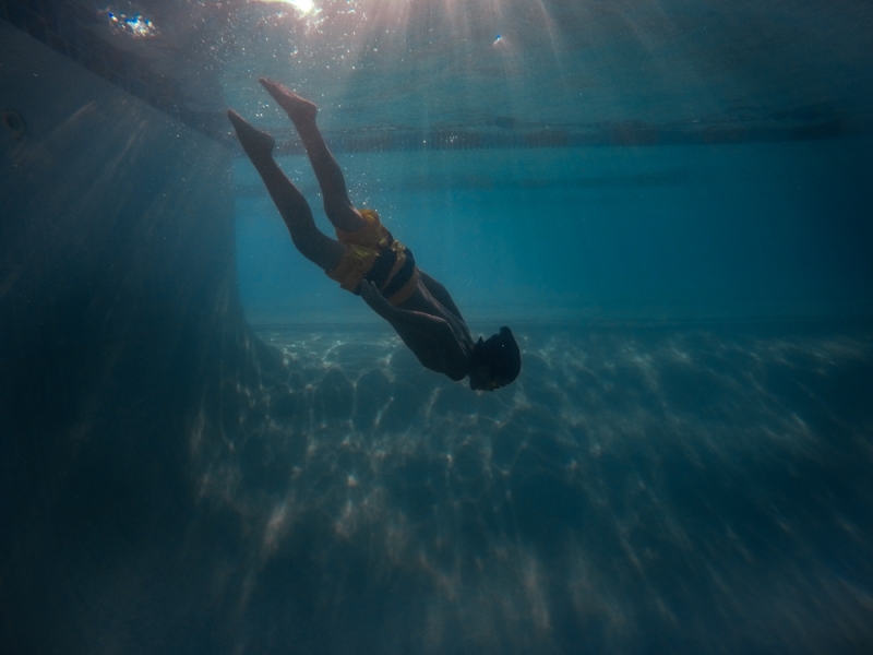 underwater photography - Molly Garg Photography